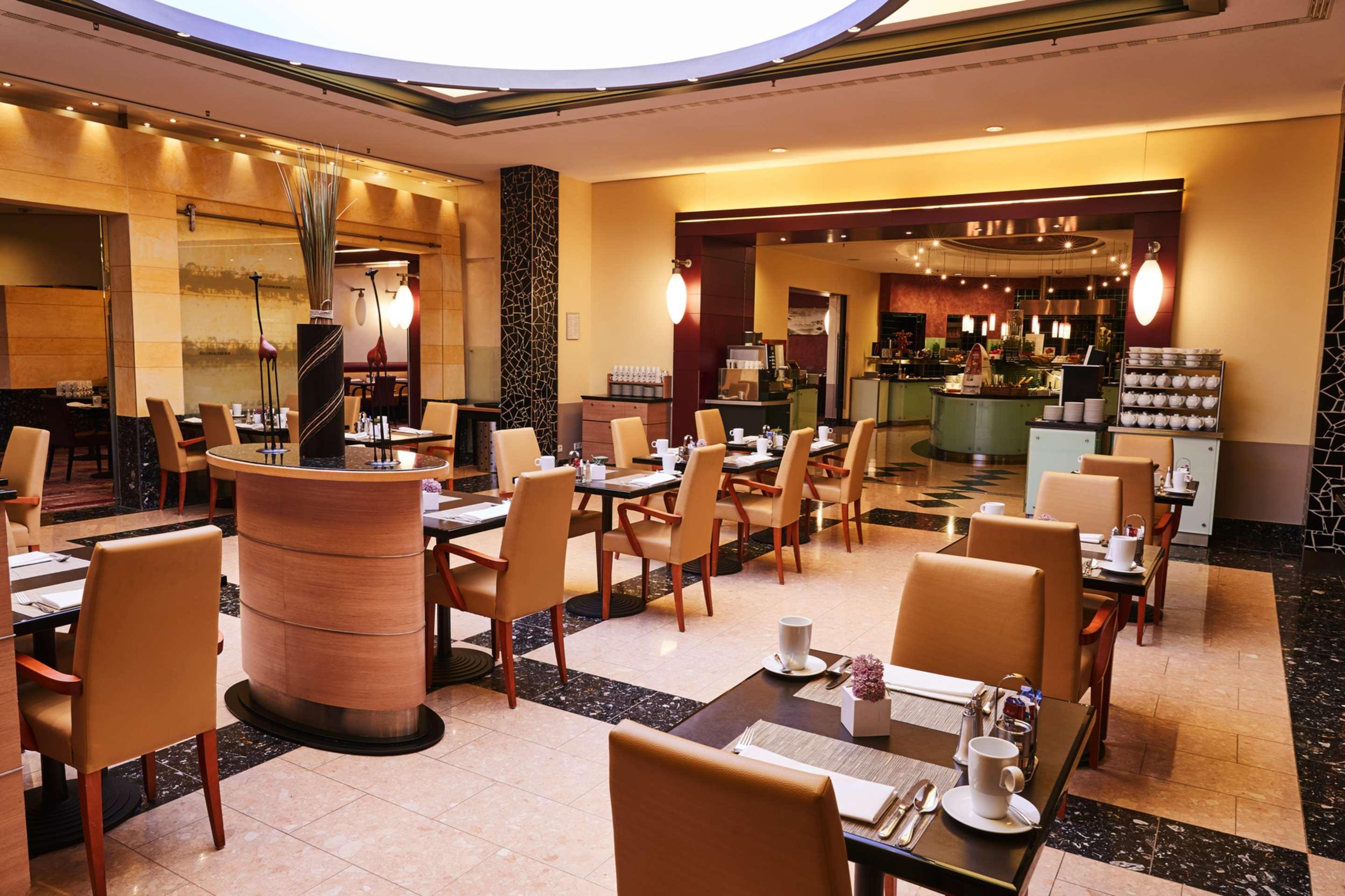 Steigenberger Airport Hotel Frankfurt Frankfurt am Main Bagian luar foto