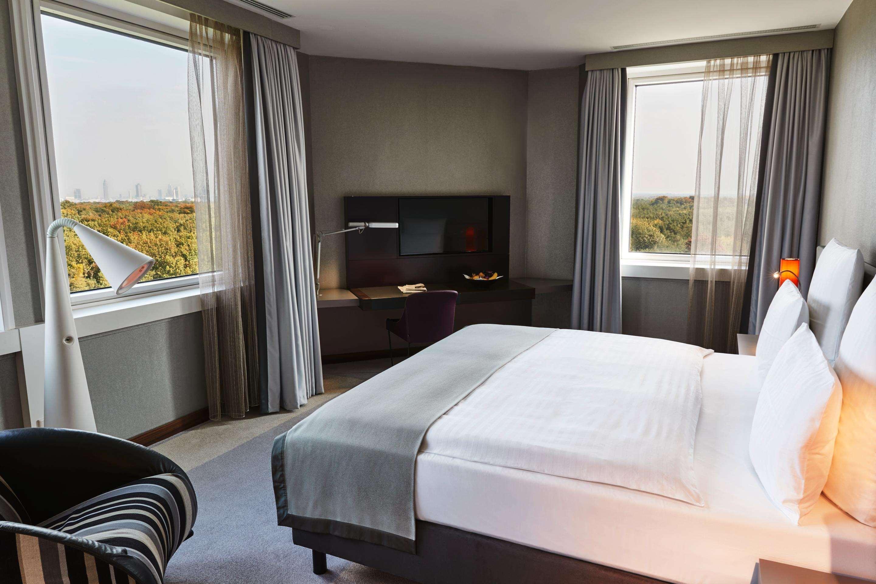 Steigenberger Airport Hotel Frankfurt Frankfurt am Main Bagian luar foto