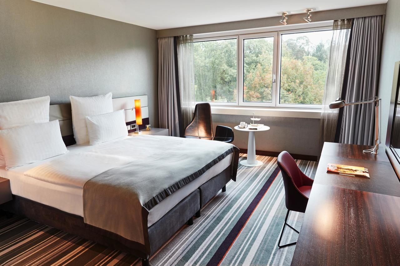 Steigenberger Airport Hotel Frankfurt Frankfurt am Main Bagian luar foto